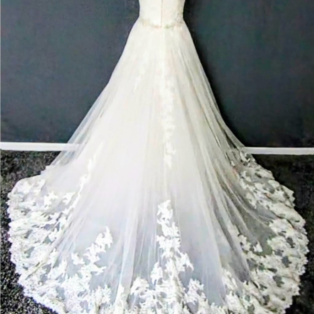 New (Never Worn) Enzoani- Ghislaine Designer Wedding Dress